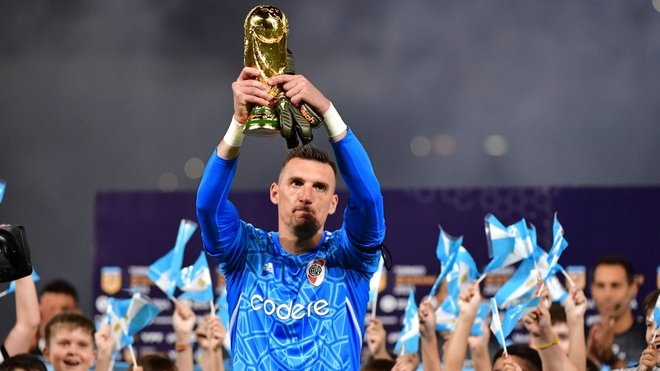 River quiere sumar a Nicolás Otamendi