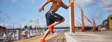 Una rutina HIIT de menos de 15 minutos, ideal para realizar en un parque y sin ningún material 