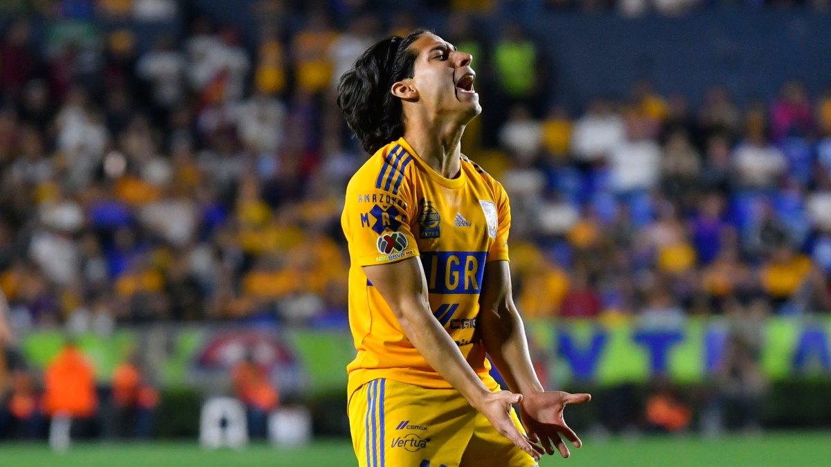 Diego Lainez, a pelear para tener una segunda oportunidad en Europa