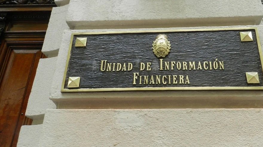 En el caso de no poder justificar el origen de los fondos, las entidades financieras suelen enviar un ROS a la UIF