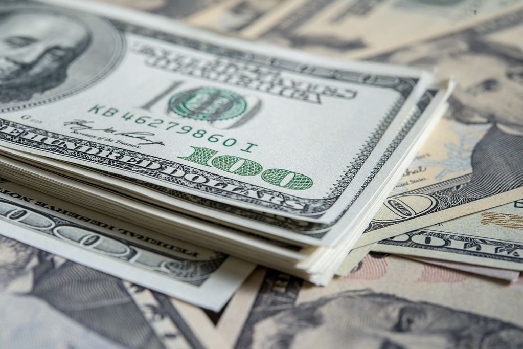 El dólar, otra vez en el foco de la escena de los argentinos. 