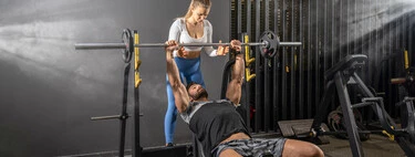 Cinco semanas para un pectoral rocoso con esta rutina en el gimnasio 