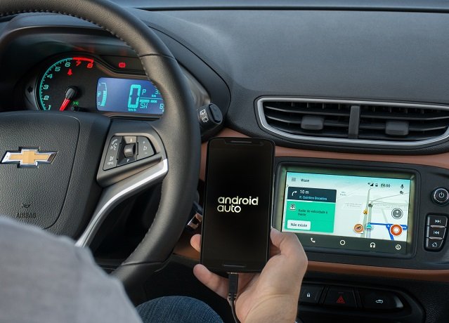Waze en un Chevrolet Ónix.