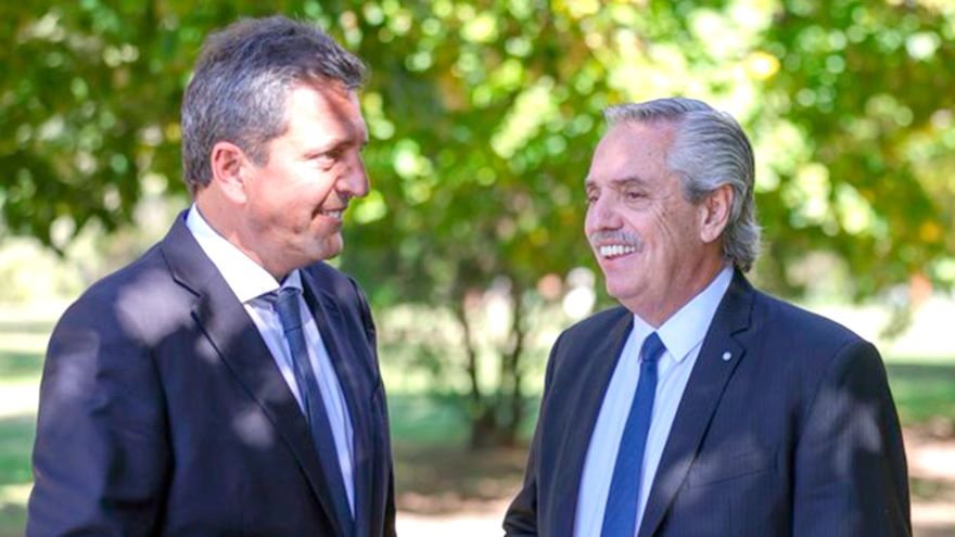 El Gobierno difundió una foto de la reunión de Alberto Fernández con Sergio Massa para disipar los rumores de renuncia: igual el mercado reaccionó al alza