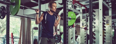 Este año iníciate en la sentadilla con peso paso a paso: cómo hacerlas correctamente 