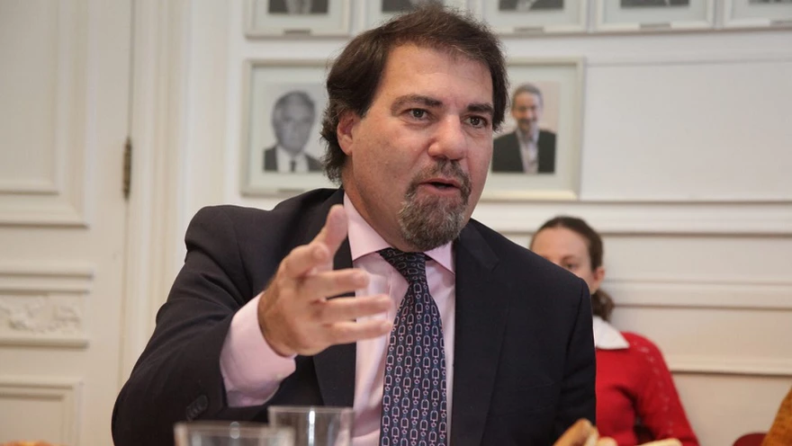Gurú de las finanzas explicó cómo piensan los jóvenes sobre la economía: qué reveló