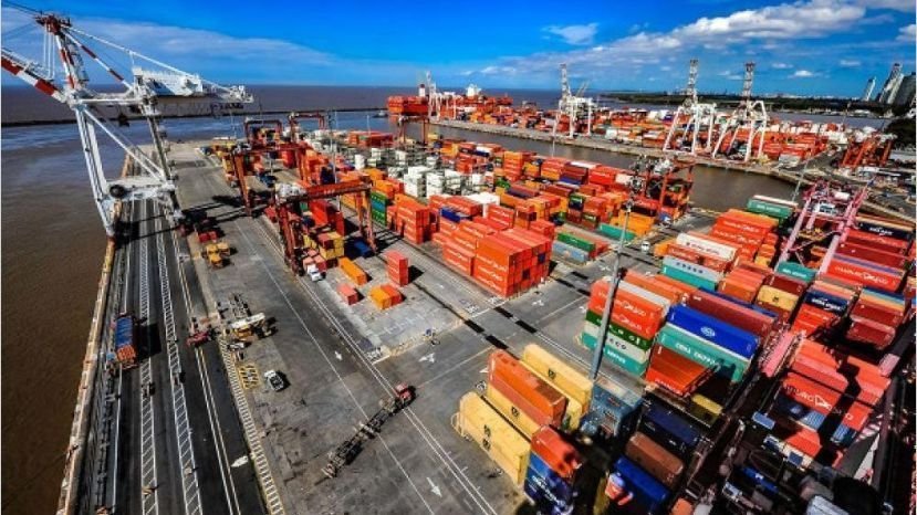 Mientras el Gobierno y el sector privado