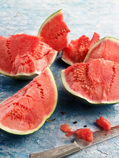 sandia partido en cuatro