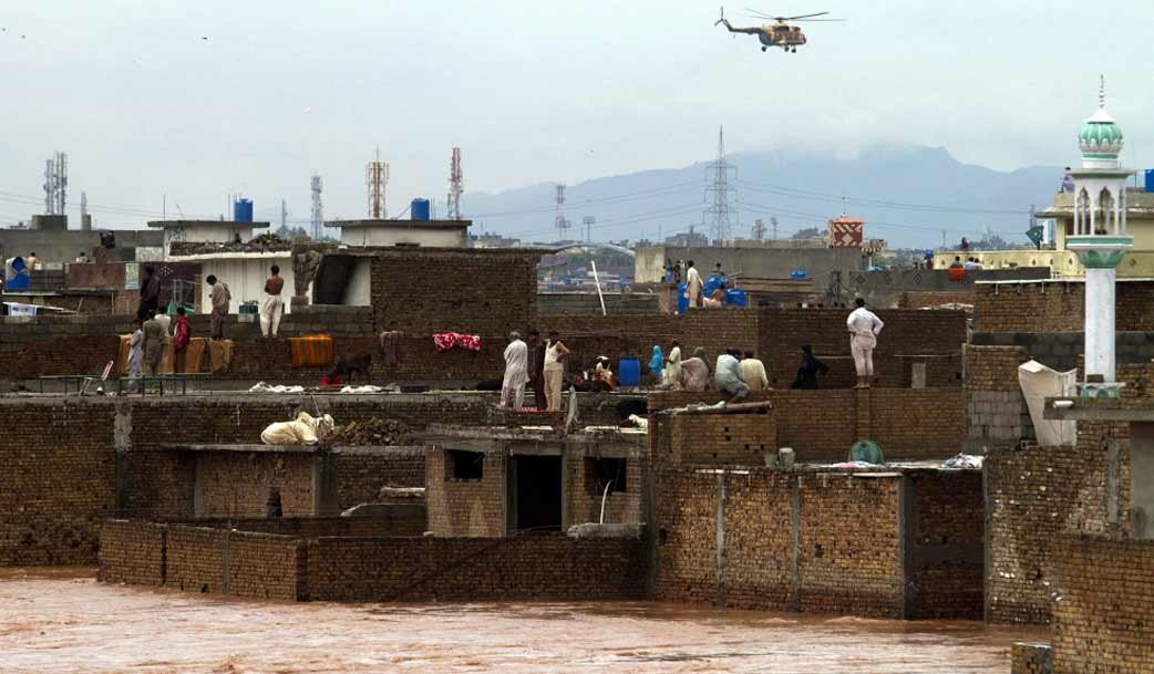 Tras sufrir inundaciones catastróficas, Pakistan agravó su crisis financiera y no pudo cumplir las metas de su acuerdo con el FMI