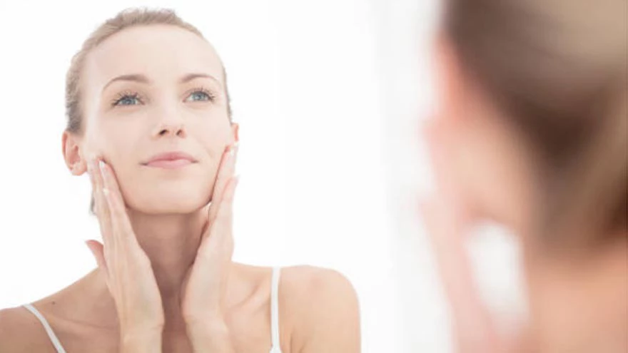 Esta vitamina que revitaliza la piel y combate la flacidez en los brazos y las piernas