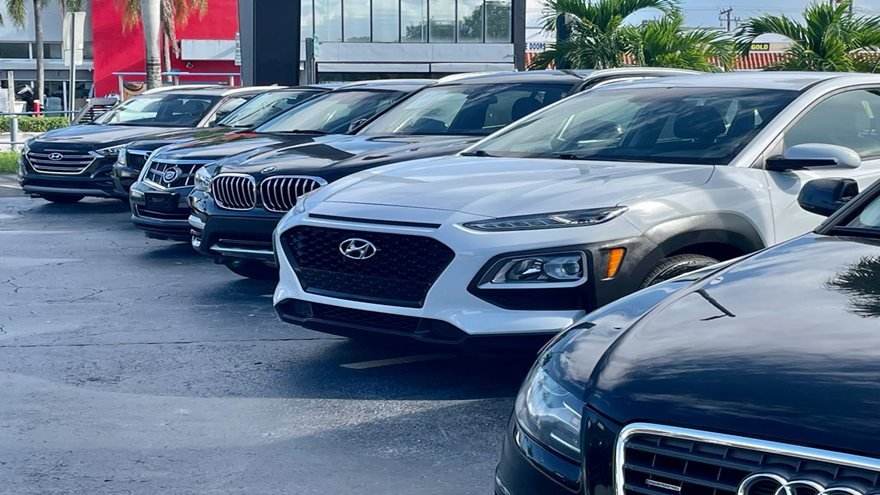 Los autos pagarán un nuevo impuesto de 30% si son importados