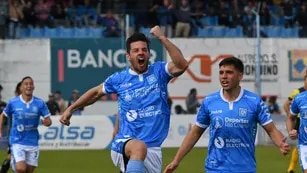 Estudiantes estiró en Río Cuarto su racha y ganó un partidazo ante San Martín (SJ).