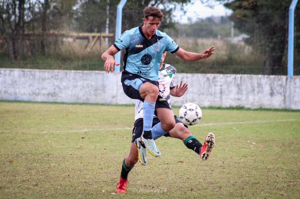 Tomás Schiavoni de Arroyito a Estudiantes de Río Cuarto
