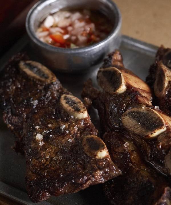 Este restaurante tiene la parrilla como protagonista. 