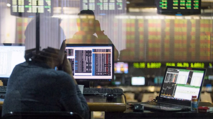 El Merval extendió el rebote y el riesgo país se alejó levemente de su máximo del año