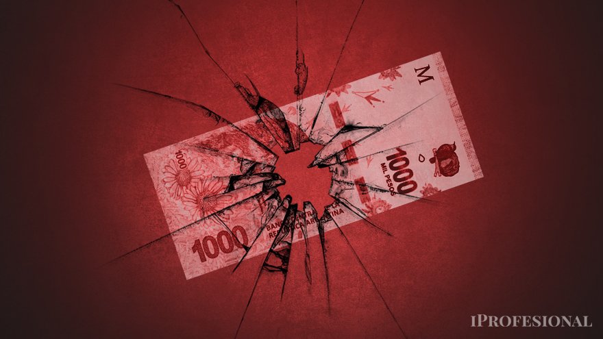 La escalada del dólar por la huida del peso puede impactar en la inflación de las próximas semanas.