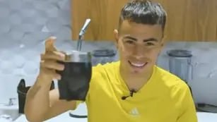 El Chino Zelarayán sobre Messi: “Feliz de jugar en la misma liga que el más grande de todos”.