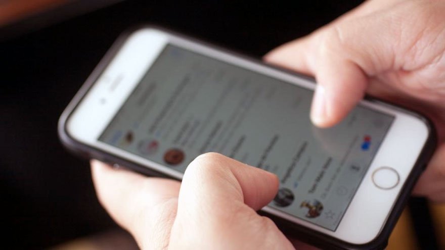 WhatsApp funge como una red social para millones de personas.