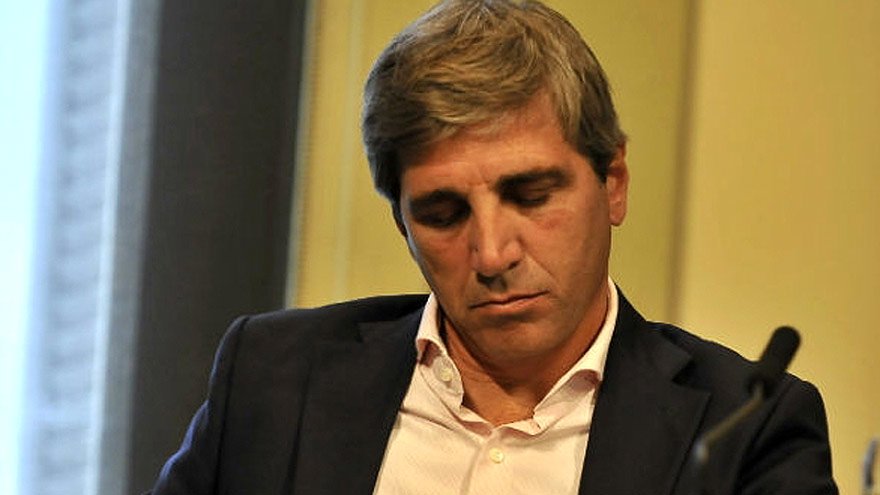 Luis Caputo planteó a los bancos que el canje de las Leliqs sería voluntario y mediante títulos nominados en dólares