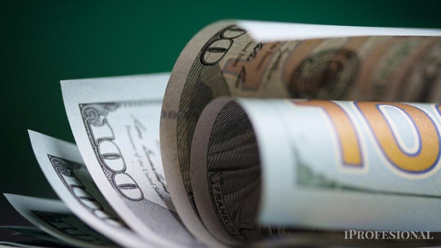 Analistas vinculan la compra de hoy a la mayor liquidación por el regreso del crawling peg