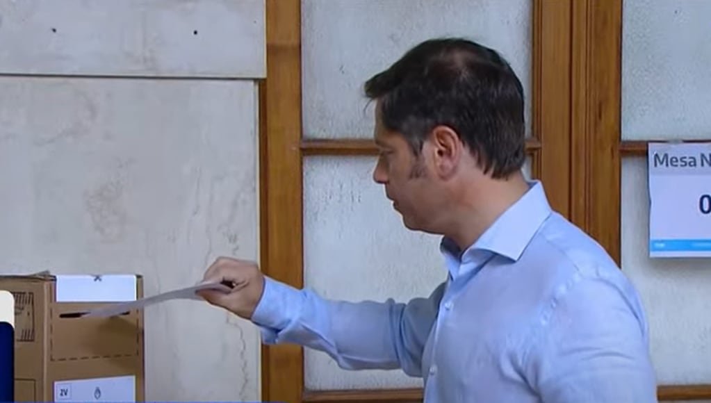 Axel Kicillof votó en La Plata.