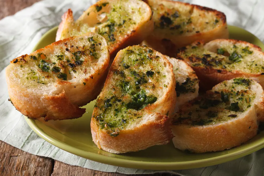 Pan de ajo rústico/ Menú navideño