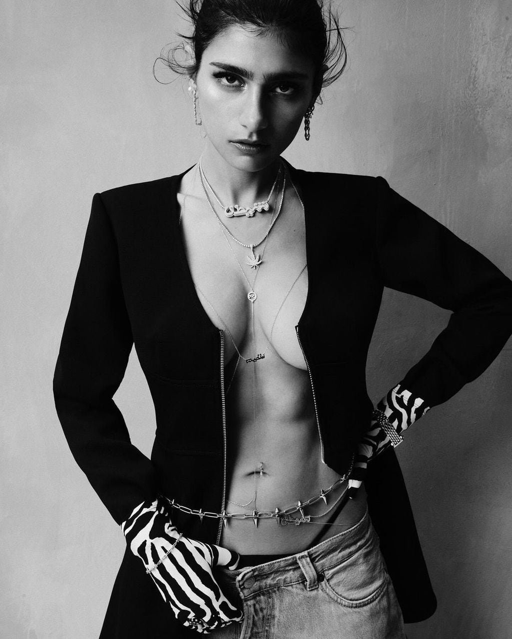 Al desnudo: Mia Khalifa posó con muy poca ropa y encendió la temperatura en redes