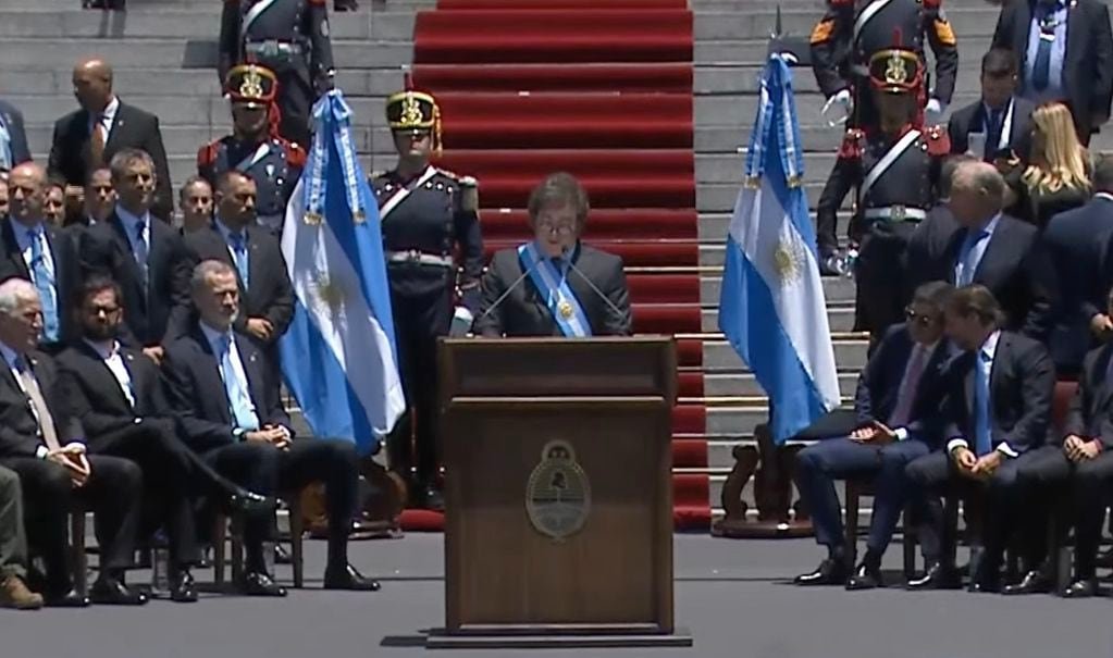 Milei salió del Congreso para dar un discurso ante la gente. Foto: Captura de video