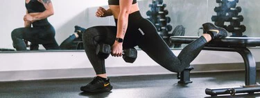 "Hago sentadilla búlgara pero solo noto la pierna de atrás". Lo que debes saber para que esto no pase 