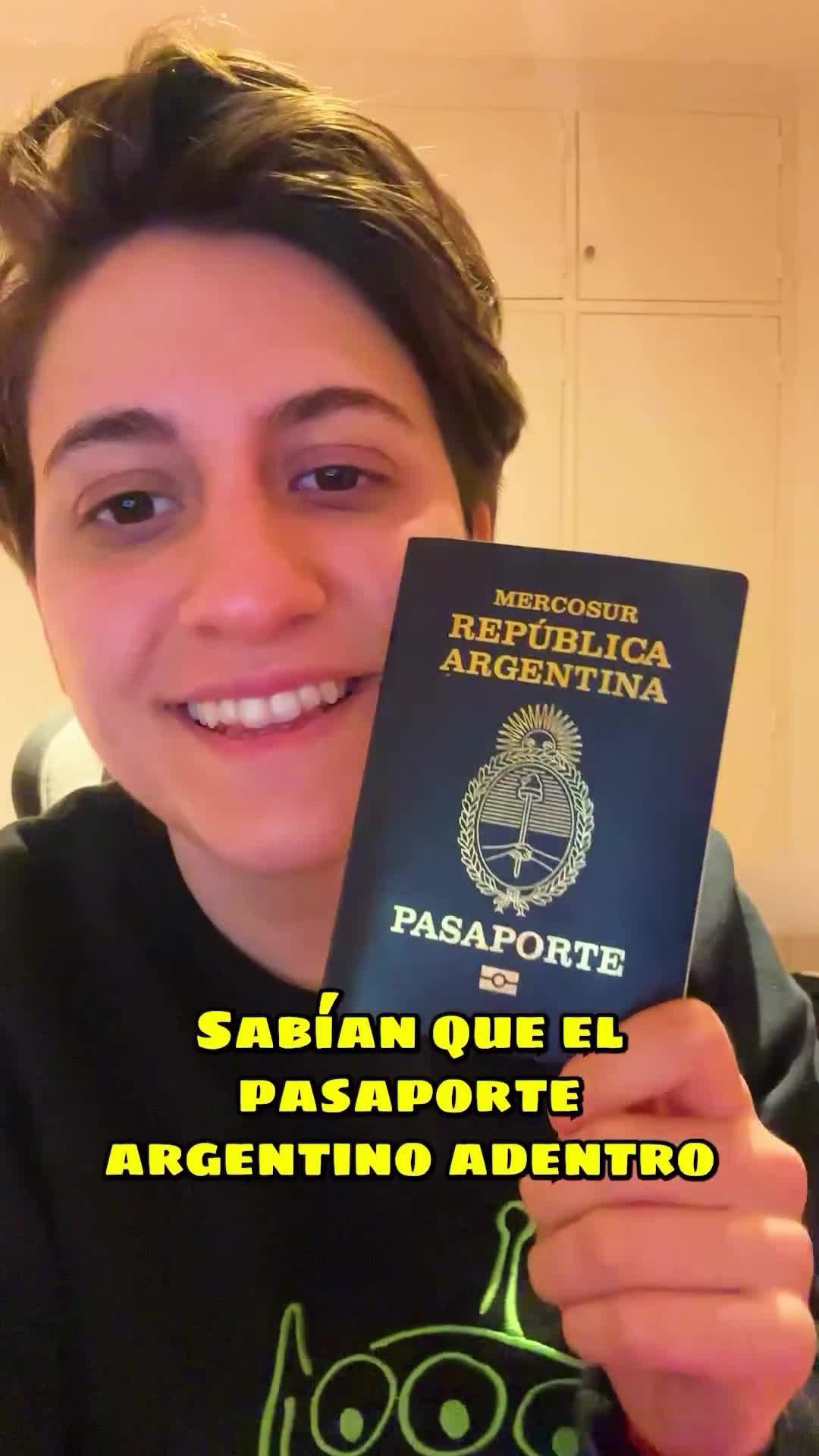 VIDEO | El pasaporte argentino tiene un chip que puede leerse con un celular: para qué sirve