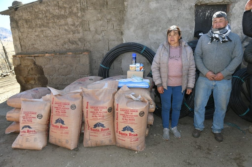 Estuvo en las zonas de incendios brindando ayuda a los damnificados