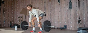 Los dos ejercicios más conocidos para tu dorsal: cuándo incluir en tu rutina el remo con barra y el remo Pendlay 