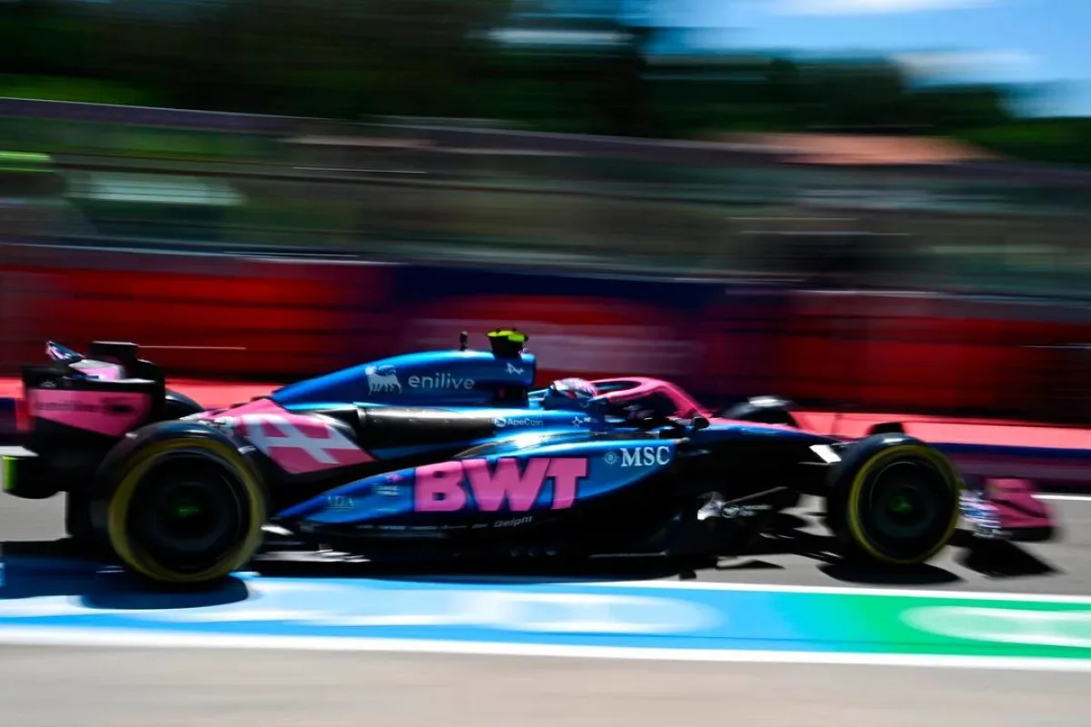 Colapinto a bordo de su Alpine en Imola.