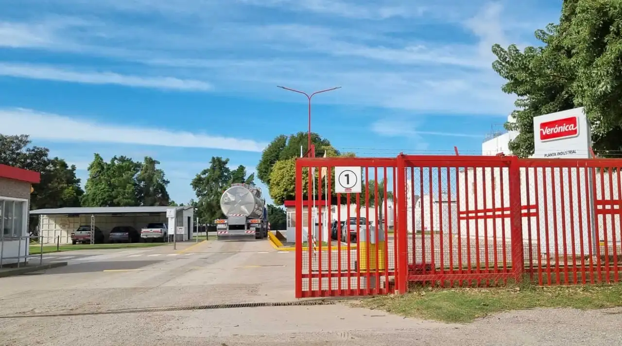 Gigante lácteo en crisis: anticipan que recortará 200 empleos y notificará los despidos por Zoom