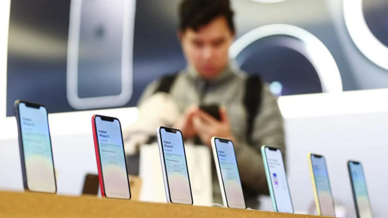 Supermercados Coto y Carrefour con celulares barato