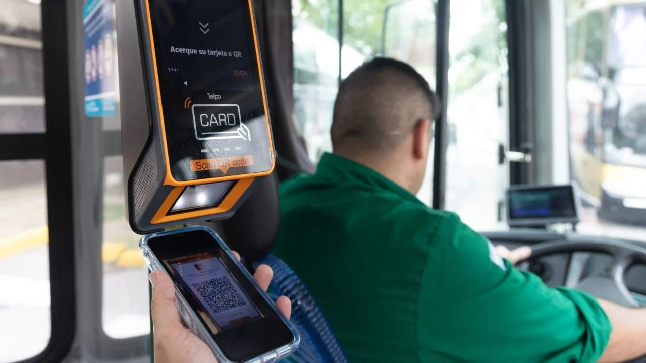 Viajar gratis en subte y colectivo: este banco bonifica 100% hasta $77.000 en transporte
