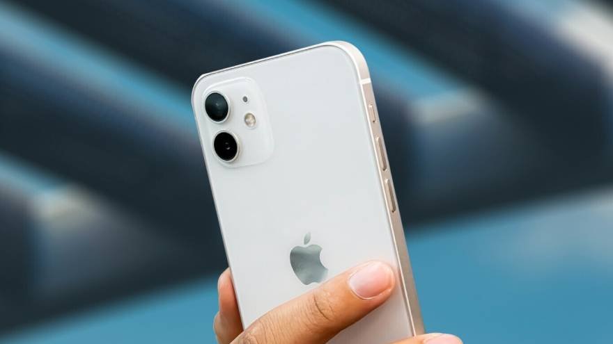 iPhone 13