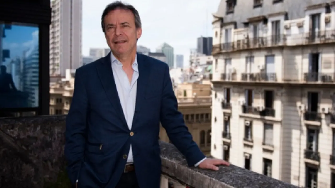 Artana: "Intentar contener artificialmente el tipo de cambio termina dañando la economía"