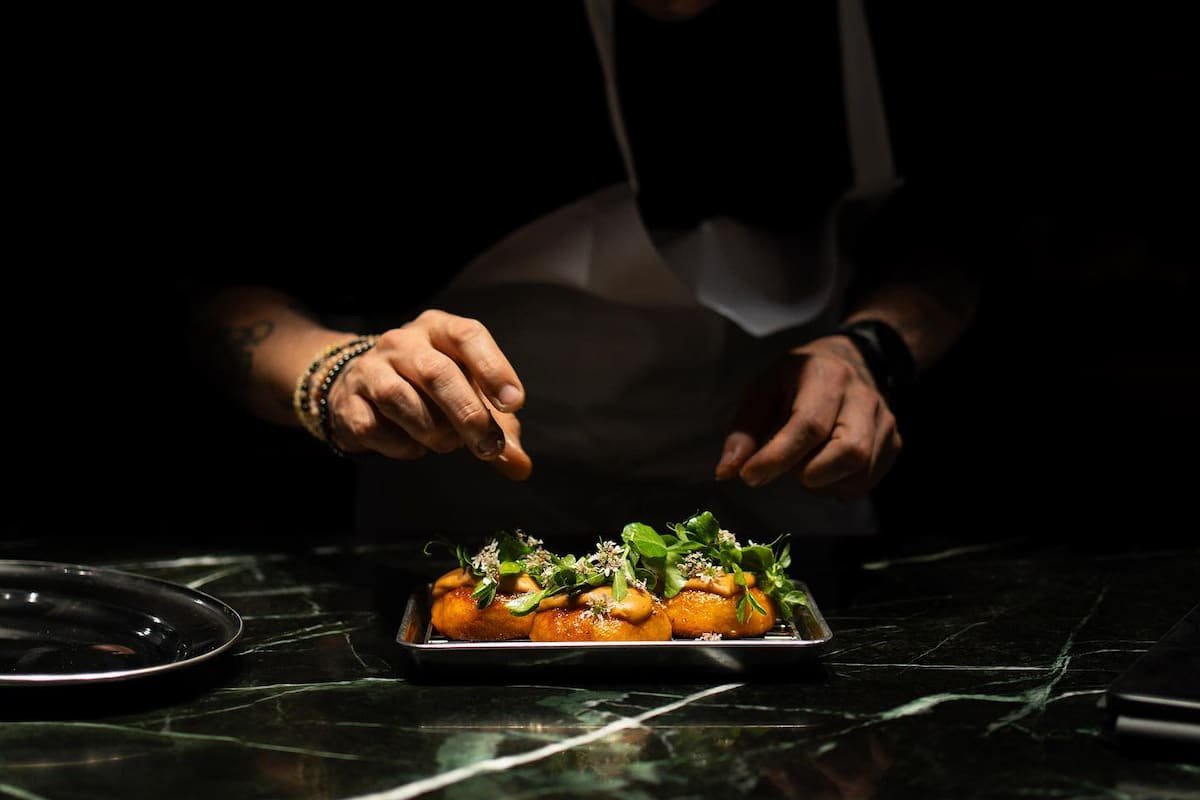 Knife Edge: Chasing Michelin Stars serie Guía Michelin