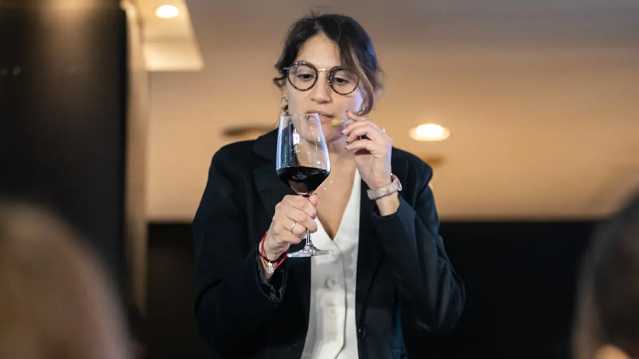 Quién es la experta en vinos que se impuso en un certamen como mejor sommelier de Argentina