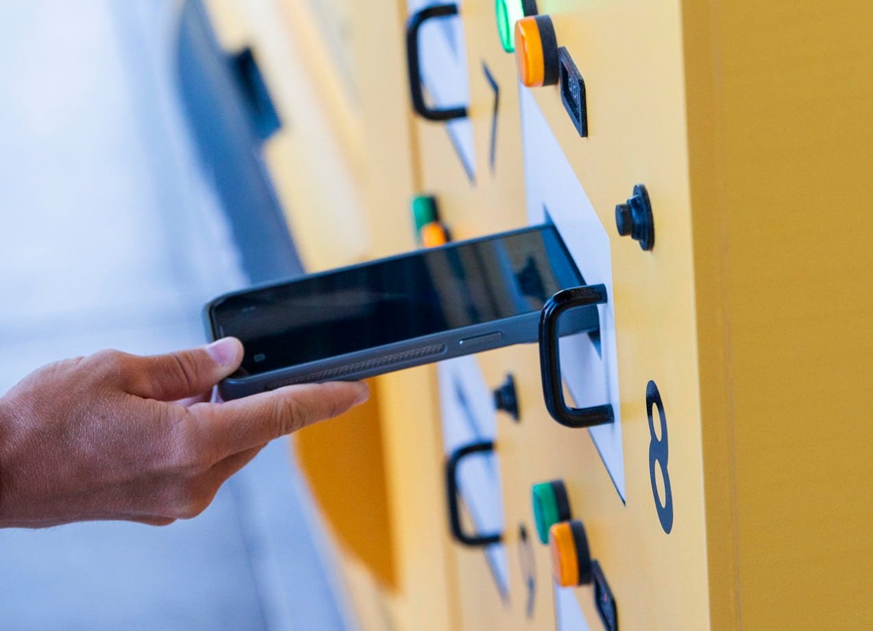 Andes propuso dejar el celular, para desconectarse un rato, a cambio de una cerveza helada.