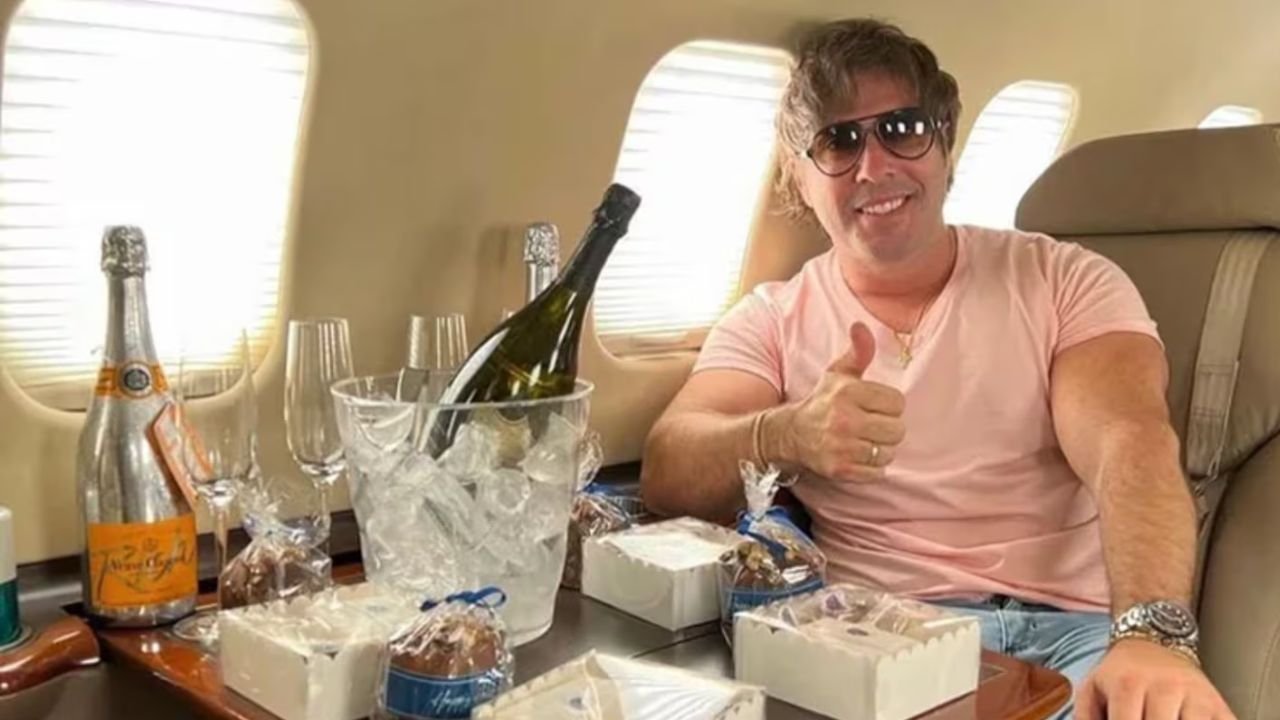 Forastieri también se mostraba a bordo de aviones privados