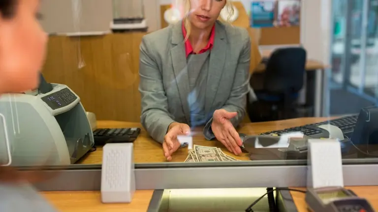 Con nuevo aumento, cuánto cobra un empleado bancario en septiembre