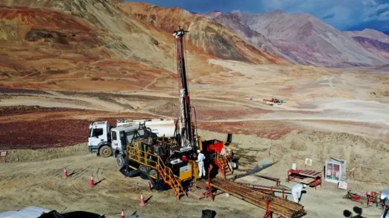 La actividad económica creció 2,7% interanual en junio por el impulso de la minería, según el INDEC