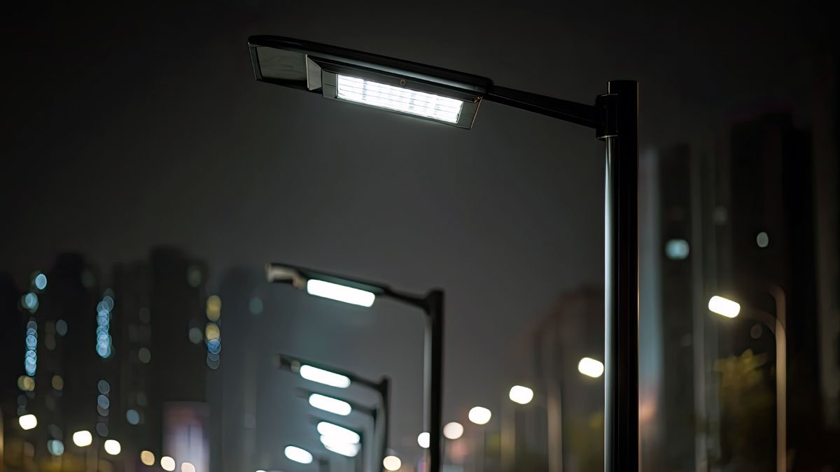 Luminarias públicas que se ajustan vía IoT