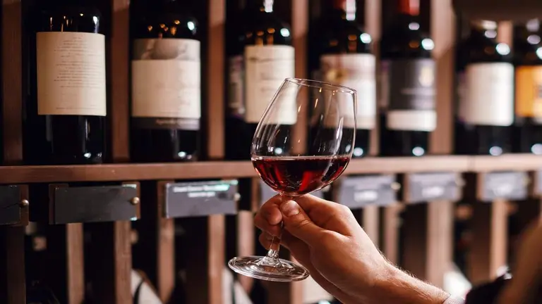 Vinos a mitad de precio y en cuotas, cómo conseguirlos en el Cyber Wine