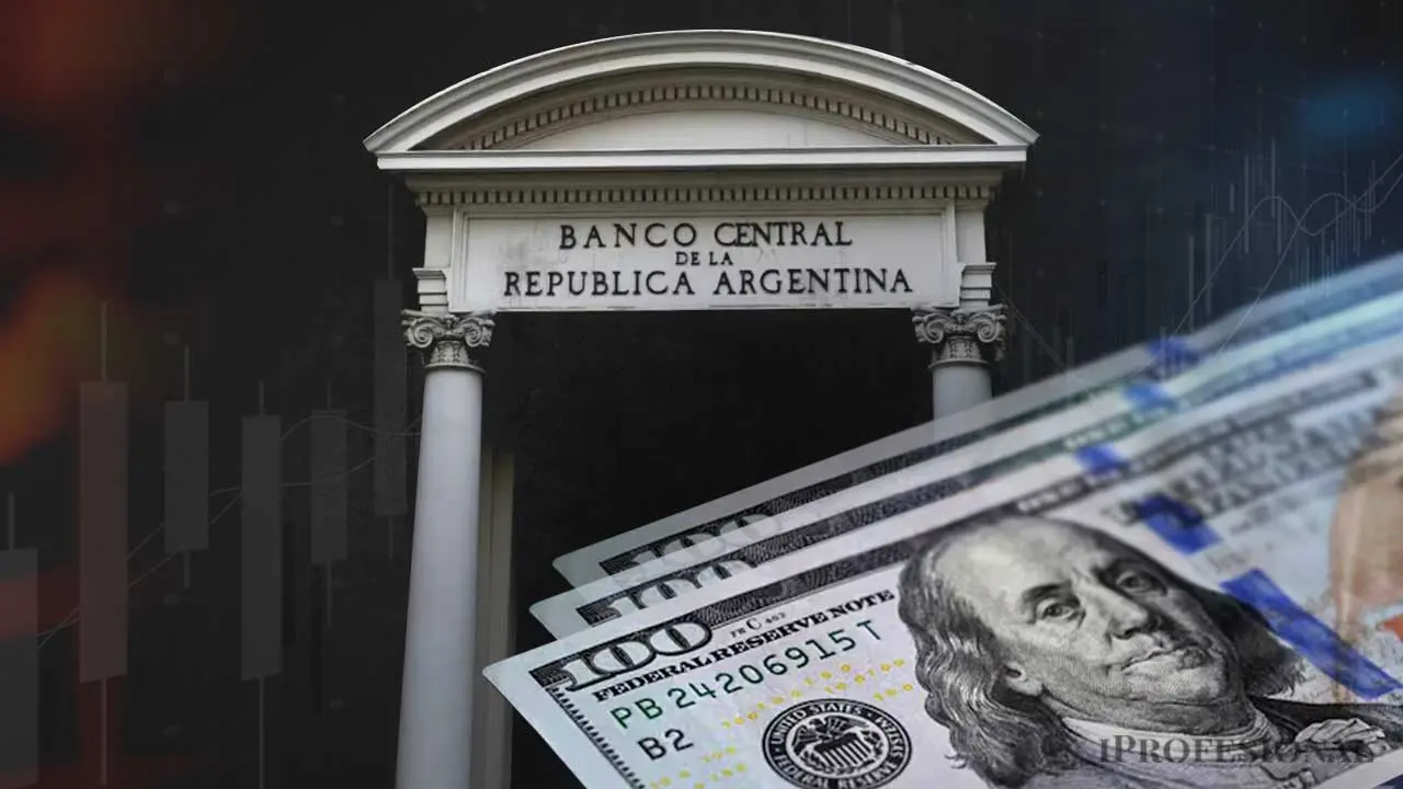 La fachada del banco central con billetes de dolares. Imagen generada por iProfesional