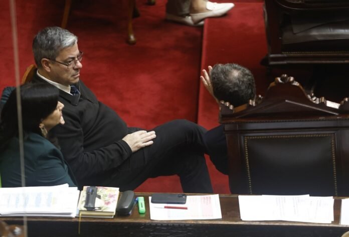 El kirchnerismo dejó a los gobernadores sin Impuesto a los Combustibles por haber blindado el veto de Milei a los jubilados