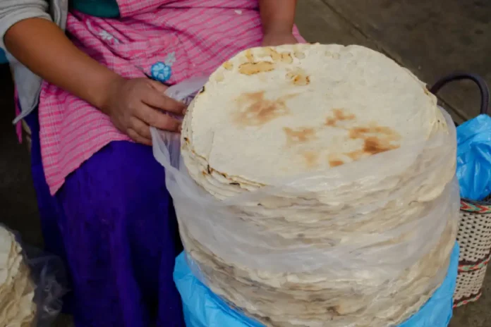 ¿Cómo hacer tlayudas? Prepara esta delicia oaxaqueña en tu noche mexicana