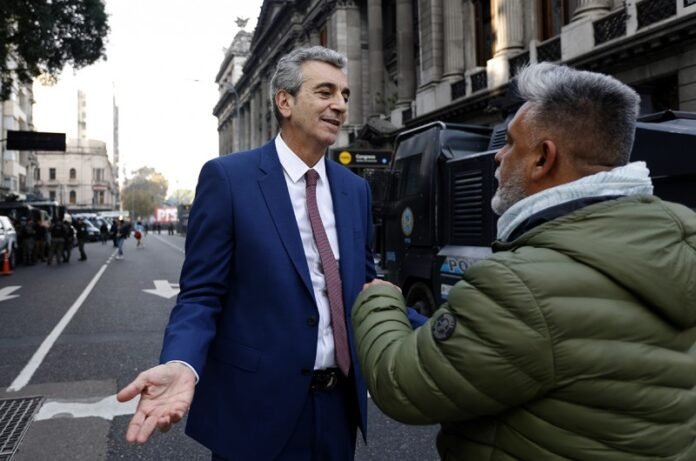 Burlando le ganó a Randazzo, que hasta perdió por paliza en Chivilcoy
